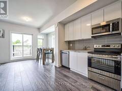 27 SPRUCE PINES CRESCENT Toronto Ontario, M4A 0A9
