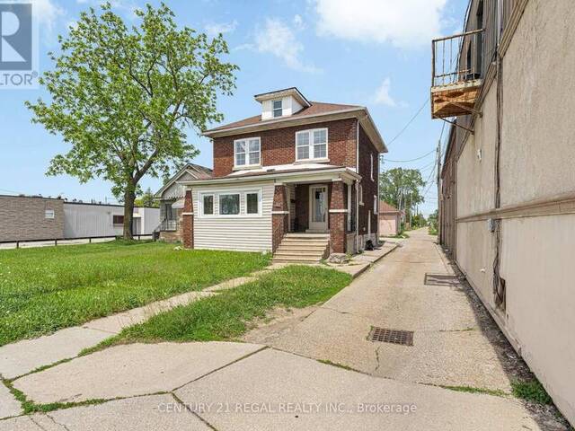 942 TECUMSEH ROAD E Windsor Ontario, N8X 2S6 - Multi-family Home For Sale