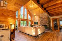 17 BRIDLE PATH | Oro-Medonte Ontario | Slide Image Eighteen