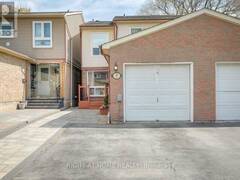 37 MCKNIGHT DRIVE Toronto Ontario, M1B 2Z4
