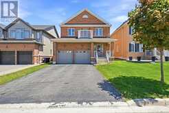 82 GWILLIMBURY DRIVE | Bradford West Gwillimbury Ontario | Slide Image Two