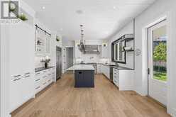 489 LAKESHORE ROAD W | Oakville Ontario | Slide Image Nine