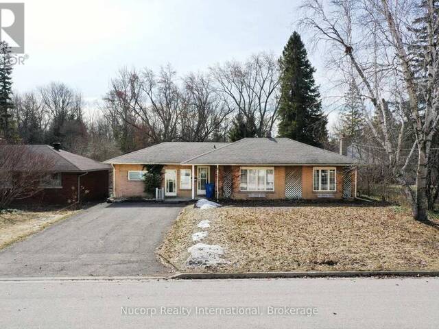 774 SUTHERLAND AVENUE Newmarket Ontario, L3Y 1G1 - 4 Bedrooms Home For Sale