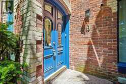 9 ROSE AVENUE | Toronto Ontario | Slide Image Four