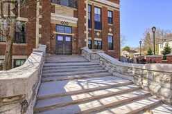 203 - 400 PARK AVENUE | Newmarket Ontario | Slide Image Four