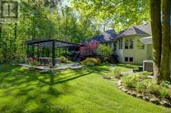 42 FOREST CIRCLE | Tiny Ontario | Slide Image Thirty-eight