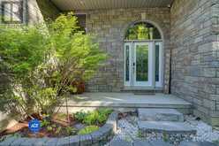 42 FOREST CIRCLE | Tiny Ontario | Slide Image Three