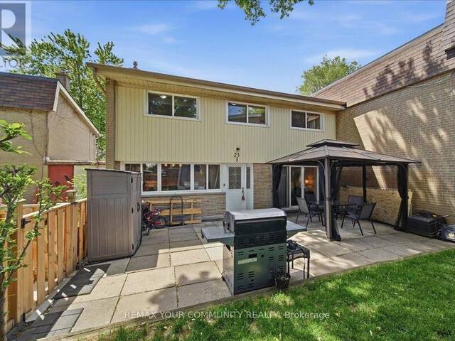 3 - 23 BROOKWELL DRIVE Toronto Ontario, M3M 2X9 - 3 Bedrooms Condo For Sale