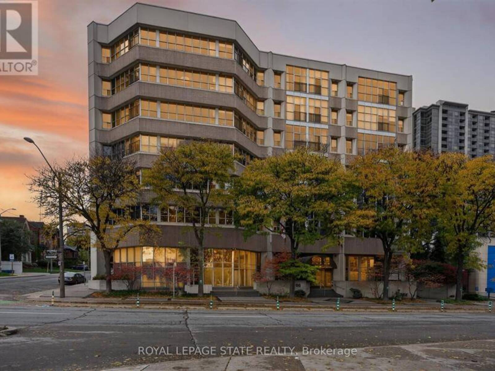PH10 - 66 BAY STREET S, Hamilton, Ontario L8P 4Z6