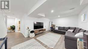 32 HODGINS AVENUE | Georgina Ontario | Slide Image Forty