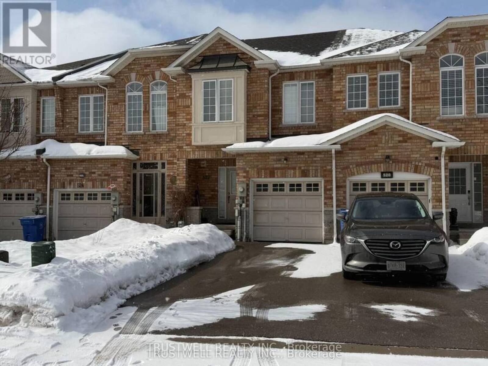 522 AINSWORTH DRIVE, Newmarket, Ontario L3Y 8R6