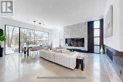 126 WOOD LANE | Richmond Hill Ontario | Slide Image Eight