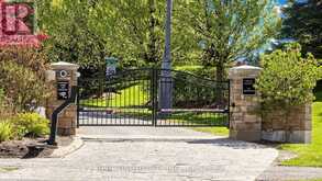 58 EMERALD HTS DRIVE | Whitchurch-Stouffville Ontario | Slide Image Three
