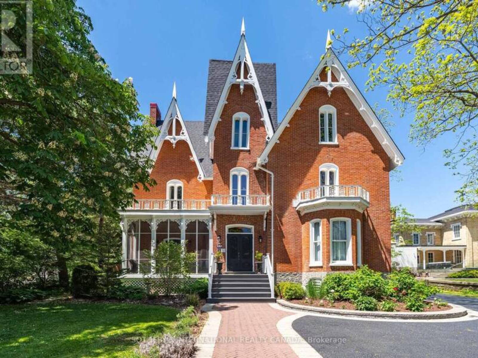 343 MAIN STREET E, Deseronto, Ontario K0K 2T0