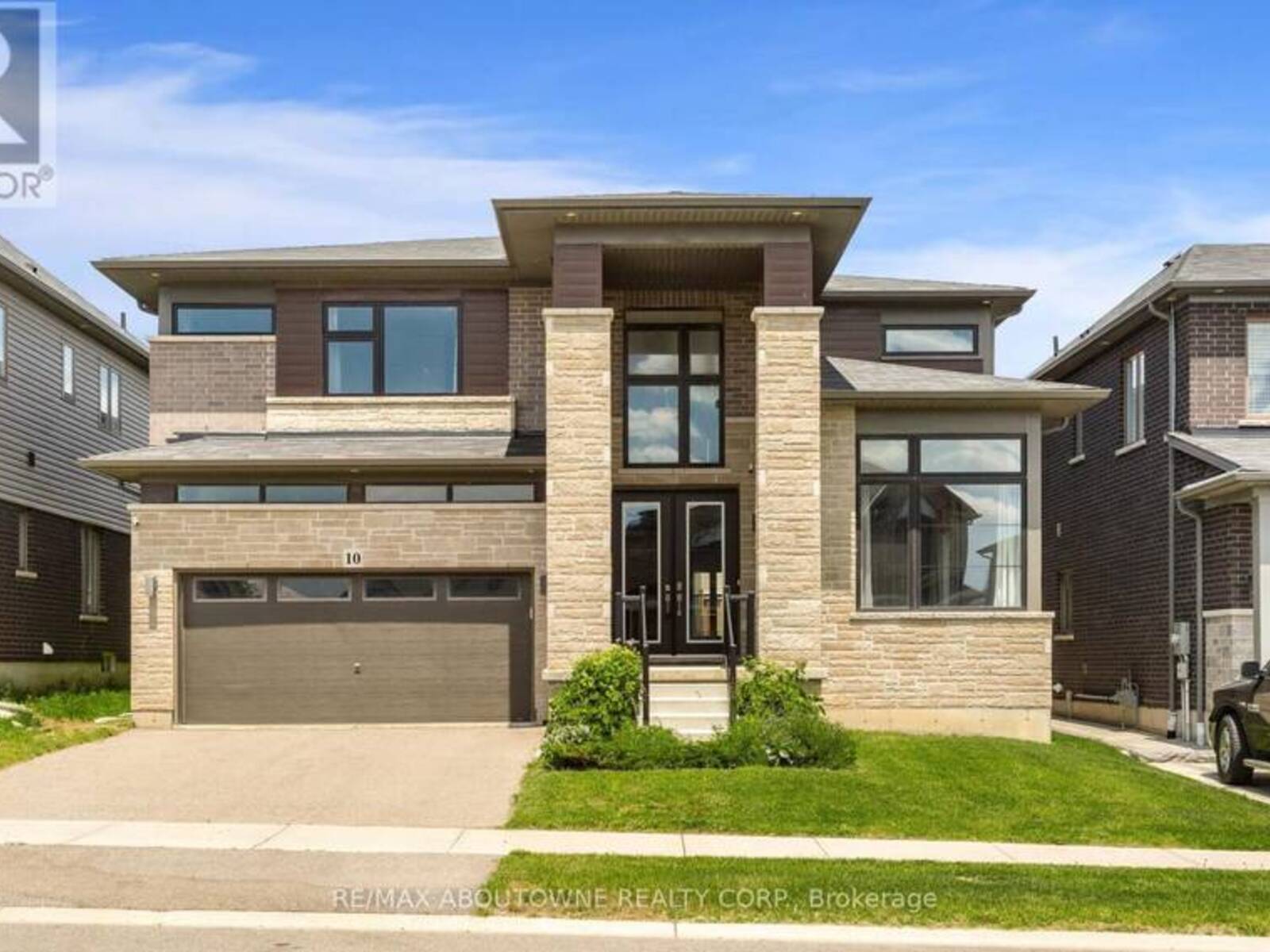 10 MCGOVERN LANE, Paris, Ontario N3L 0K3
