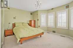 25 CRISPIN COURT | Markham Ontario | Slide Image Nineteen