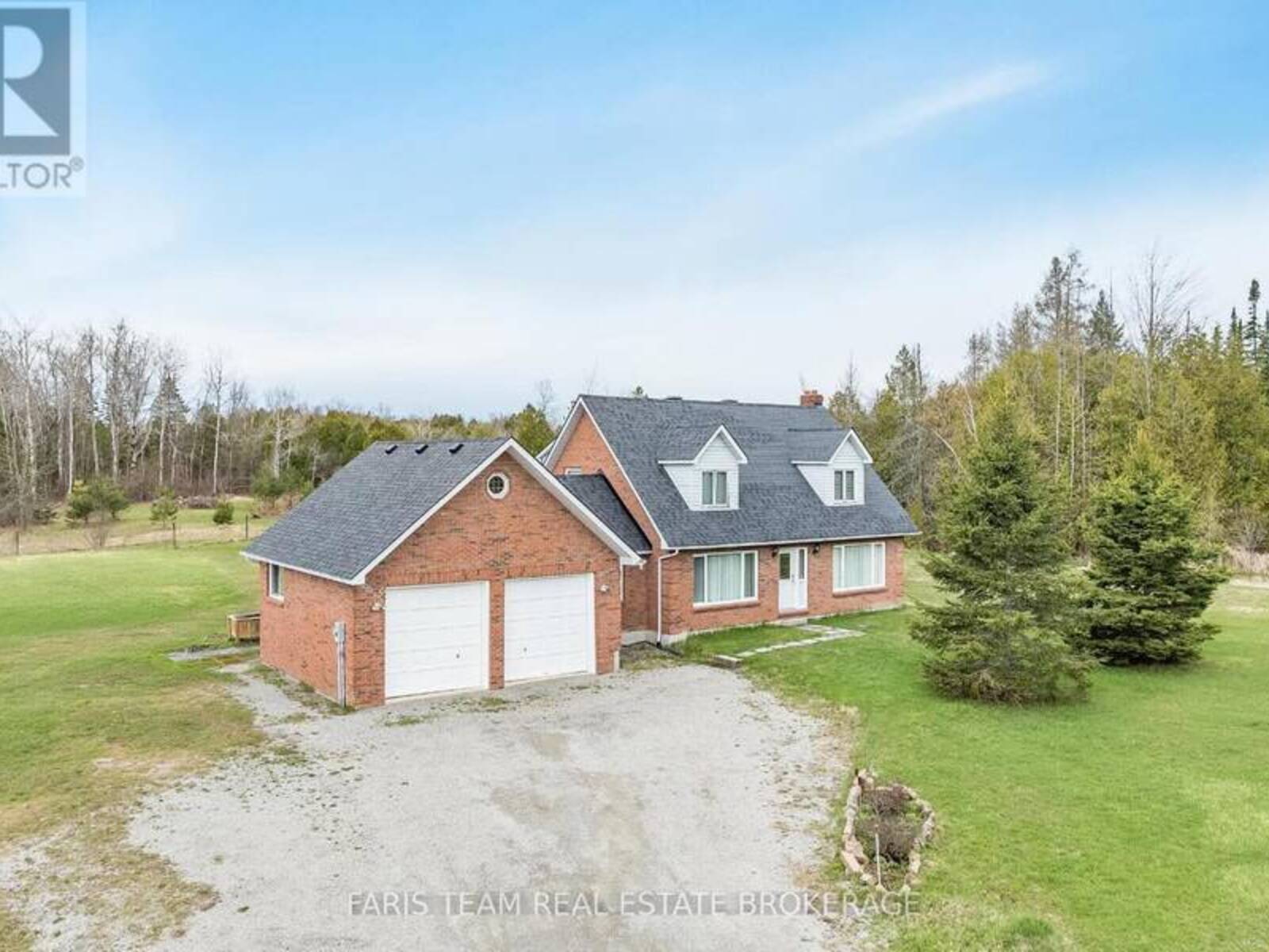 2104 NEWTON STREET, Tay, Ontario L0K 2A0