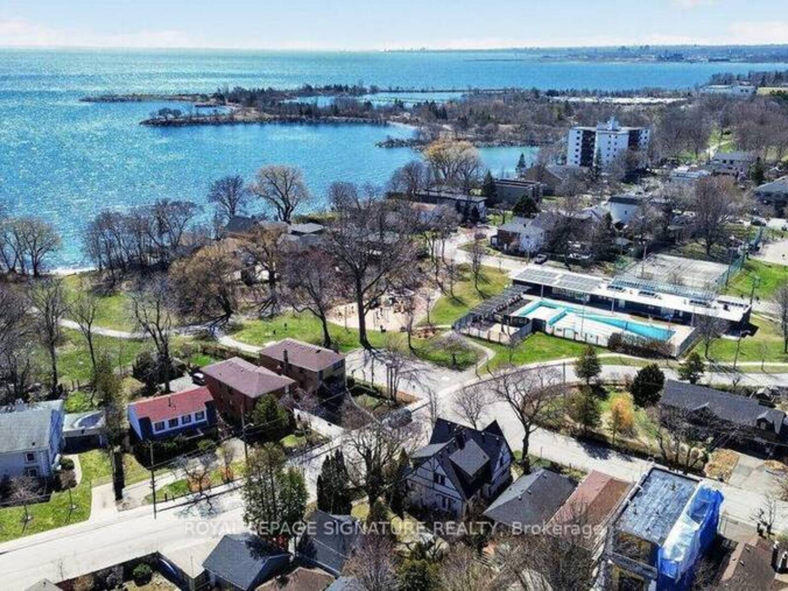175B LAKE SHORE DRIVE, Toronto, Ontario M8V 2A1
