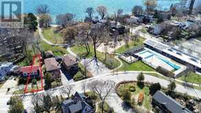 175B LAKE SHORE DRIVE | Toronto Ontario | Slide Image Three
