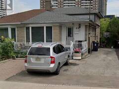 43 LINDYLOU ROAD Toronto Ontario, M9M 2B1