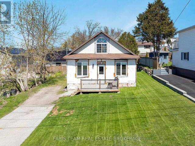 5 SCOTT STREET Penetanguishene Ontario, L9M 1N1 - 2 Bedrooms Home For Sale