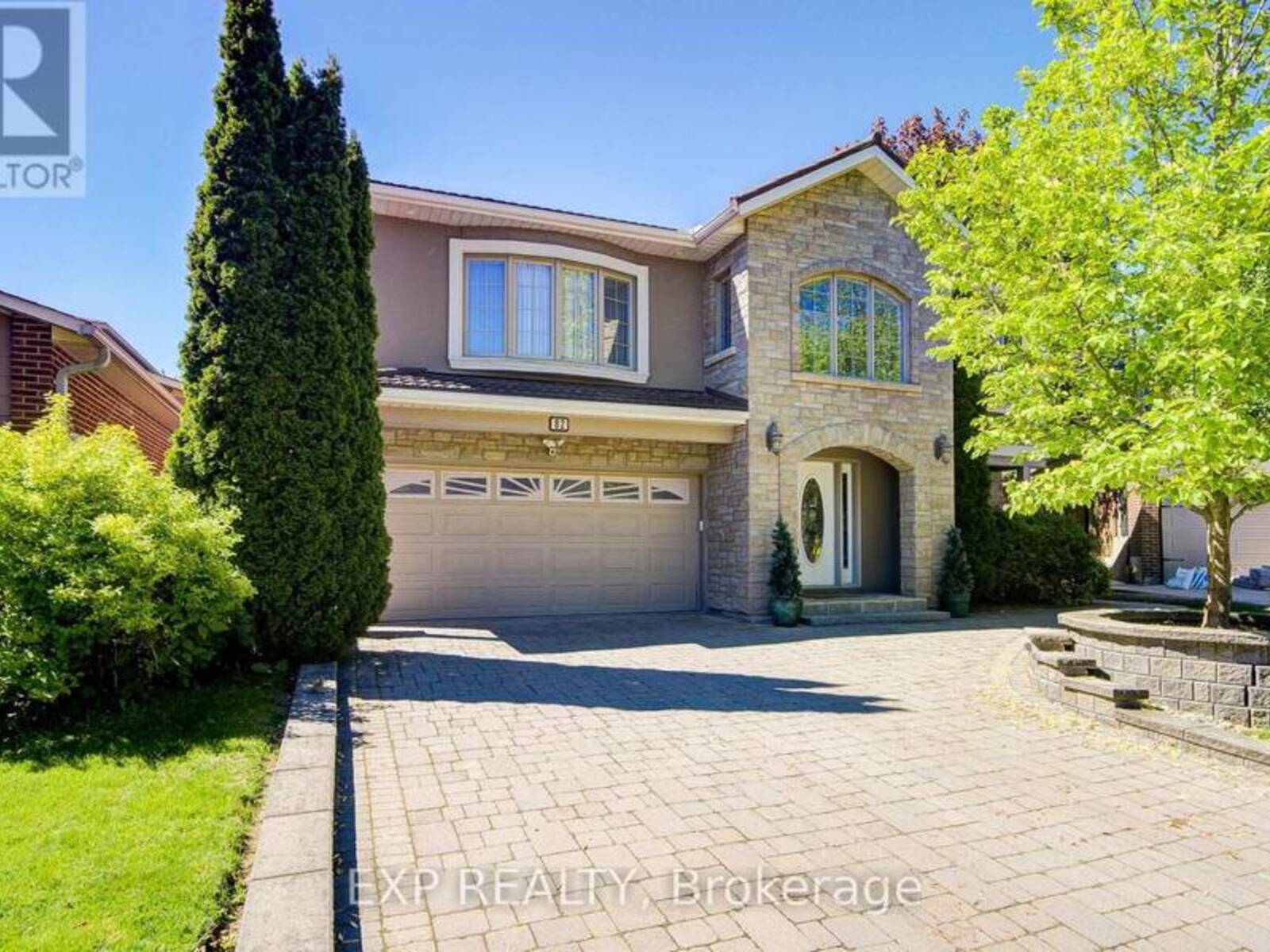 82 DERBY COURT, Newmarket, Ontario L3Y 5Z9
