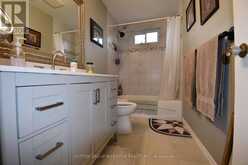 5 LANARK CRESCENT | St. Catharines Ontario | Slide Image Thirteen