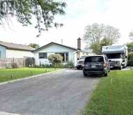 5 LANARK CRESCENT | St. Catharines Ontario | Slide Image Two