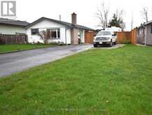 5 LANARK CRESCENT | St. Catharines Ontario | Slide Image Four