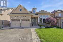 25 MANOR FOREST ROAD | East Gwillimbury Ontario | Slide Image One