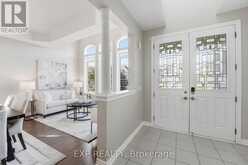 25 MANOR FOREST ROAD | East Gwillimbury Ontario | Slide Image Two