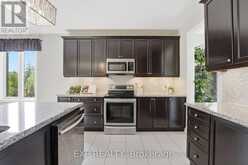 25 MANOR FOREST ROAD | East Gwillimbury Ontario | Slide Image Eight