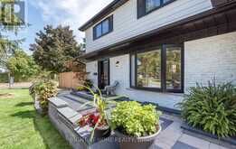 8 CULHAM STREET | Oakville Ontario | Slide Image Five