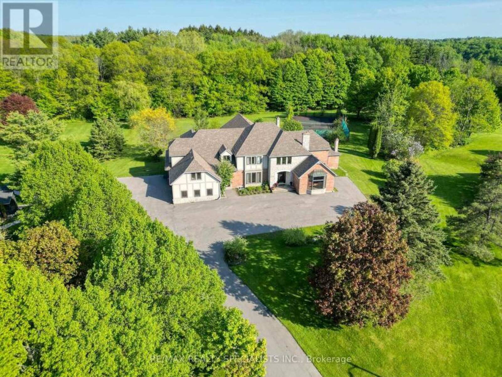 6399 CHELSEA ROAD, Burlington, Ontario L7P 0M8