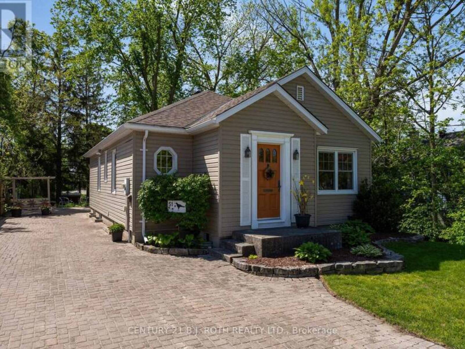 51 HENRY STREET, Barrie, Ontario L4N 1C6