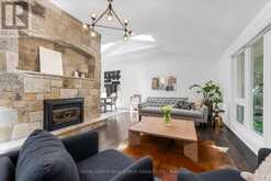 4163 LAKESHORE ROAD | Burlington Ontario | Slide Image Nine