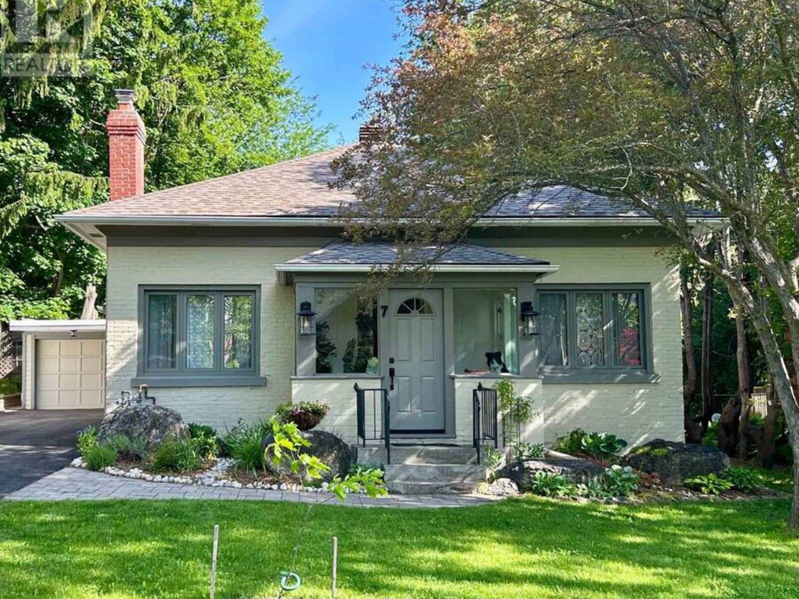7 THIRD AVENUE, Orangeville, Ontario L9W 1G8
