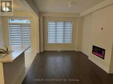 10 DURHAM AVENUE | Barrie Ontario | Slide Image Two