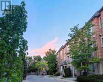38 - 9133 BAYVIEW AVENUE | Richmond Hill Ontario | Slide Image Four