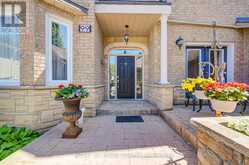 99 NAUGHTON DRIVE | Richmond Hill Ontario | Slide Image Three