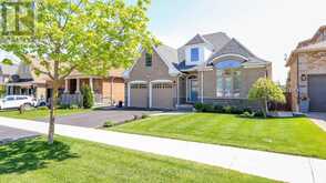 33 TAMARACK TRAIL | Barrie Ontario | Slide Image Two