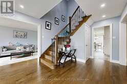 87 AUTUMN WAY | Aurora Ontario | Slide Image Twelve
