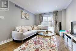 87 AUTUMN WAY | Aurora Ontario | Slide Image Fifteen