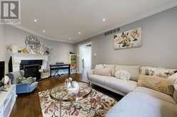 87 AUTUMN WAY | Aurora Ontario | Slide Image Sixteen