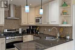 87 AUTUMN WAY | Aurora Ontario | Slide Image Nineteen