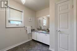 87 AUTUMN WAY | Aurora Ontario | Slide Image Thirty-four