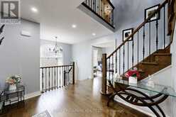 87 AUTUMN WAY | Aurora Ontario | Slide Image Four