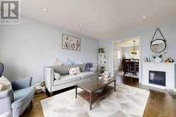 87 AUTUMN WAY | Aurora Ontario | Slide Image Eight