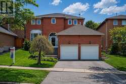 87 AUTUMN WAY | Aurora Ontario | Slide Image One