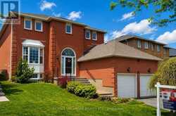 87 AUTUMN WAY | Aurora Ontario | Slide Image Two